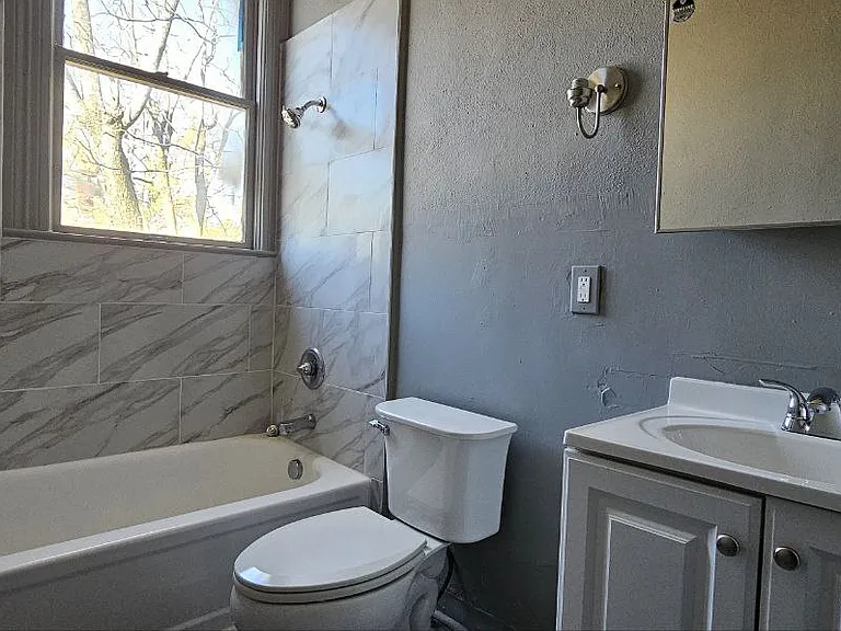 3312 W 12th St #4 — Photo 5