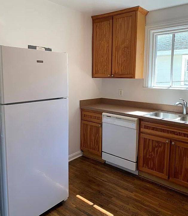 1st image of 1094 Cherry St