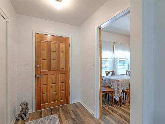 4th image of 3809 S Greenwich Ln