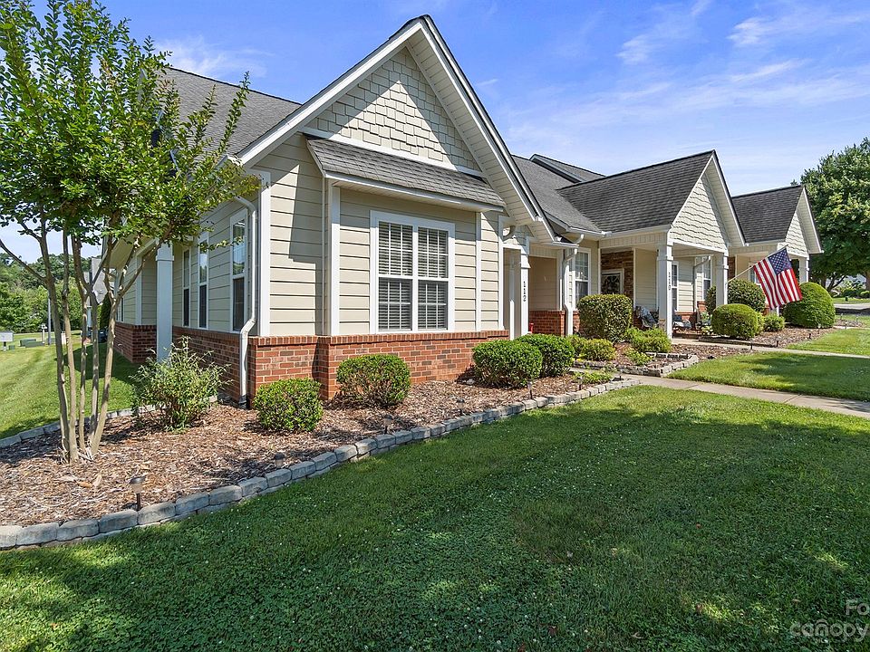 1st image of 112 Henrys Glen Dr