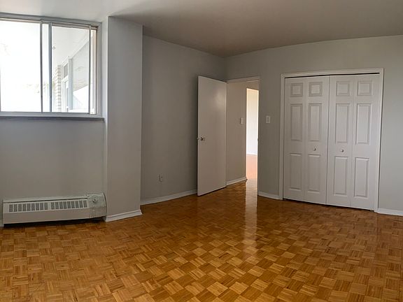 5th image of 1770 Paris St