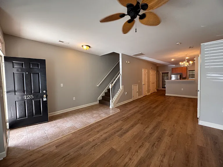 125 Humberside Dr — Photo 25