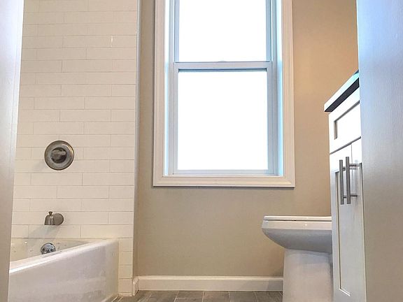 3rd image of 26 Lindsley Ave APT 3R