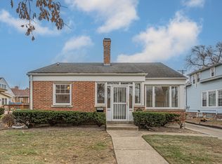 8031 Lockwood Ave, Skokie, IL 60077