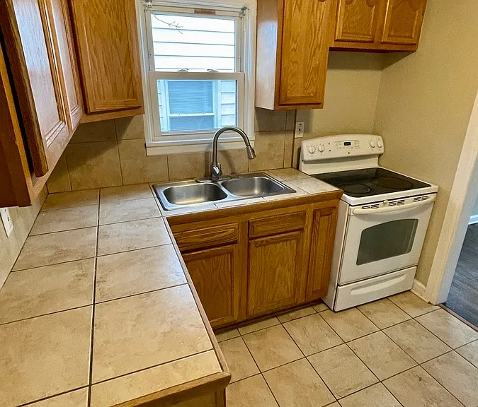 5333 Hollywood Ave — Photo 5