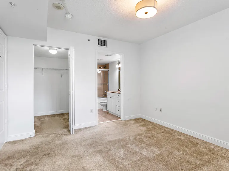 610 Clematis St #527 — Photo 14