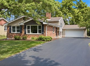 1004 61st St, Downers Grove, IL 60516