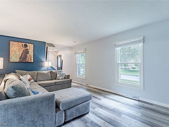 5th image of 1969 Willowdale Dr