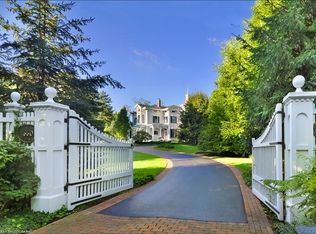 660 N Sheridan Rd, Lake Forest, IL 60045