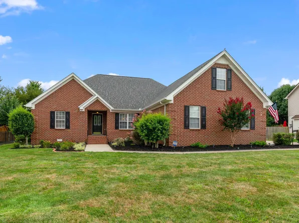 2403 Amber Glen Dr, Murfreesboro, TN 37128