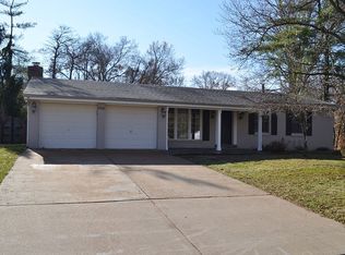 2538 Baltusrol Dr, Saint Louis, MO