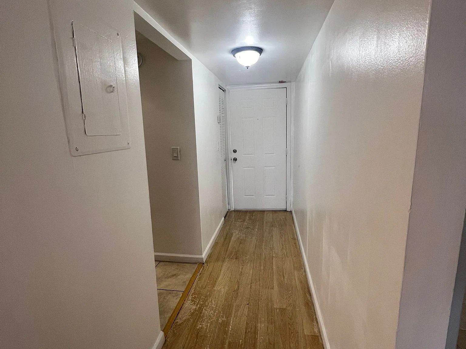 2 bed, 960 sqft, $2,100 — Photo 3