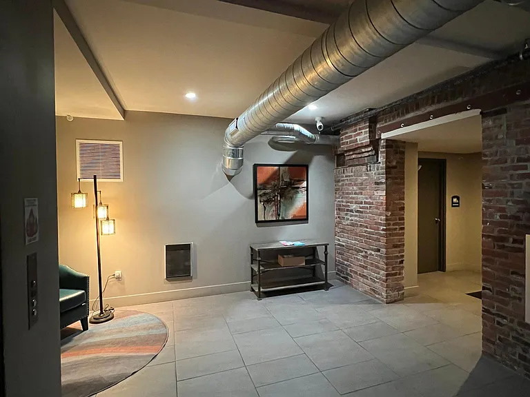 622 Gross St #303 — Photo 38