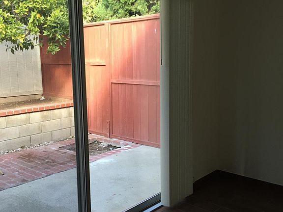 4th image of 3726 San Remo Dr