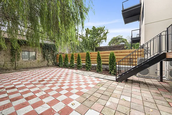 Rented by Compass | media 26