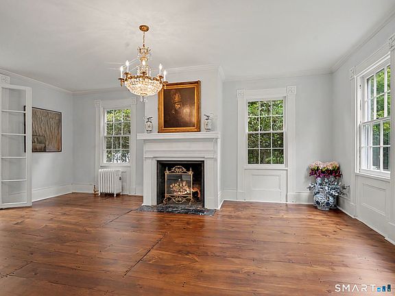 5th image of 530 Roxbury Road