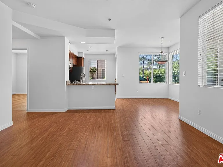 360 Avenue 26 #107 — Photo 9