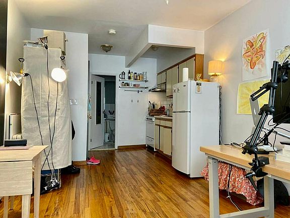 4th image of 98 Orchard St APT 3C