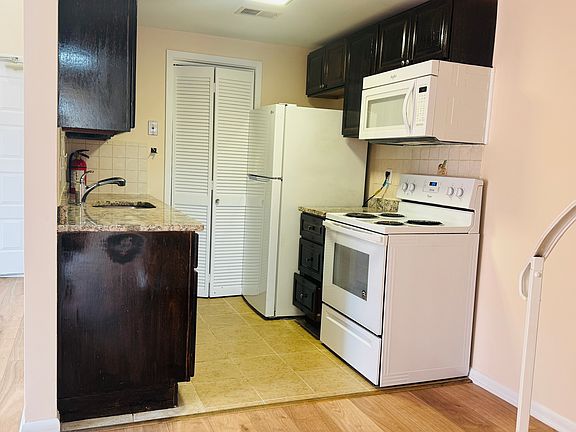 5th image of 2427C Washington Ave #2427C