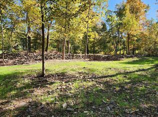 3860 Friedens Rd, Slatington, PA 18080