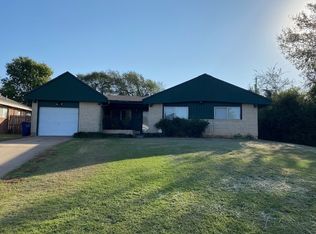 1104 Rockspring Cir, Duncan, OK 73533