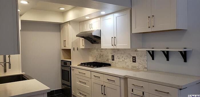 1st image of 971 Willow Ave