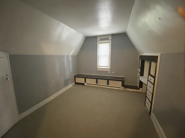 253 Eastern Ave SE - 1 — Photo 10