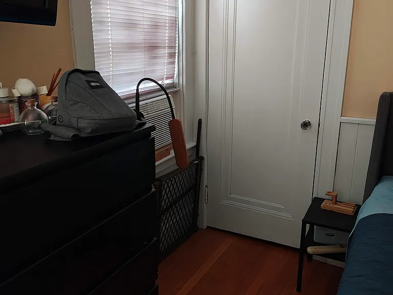 29 Roslyn Ave — Photo 37