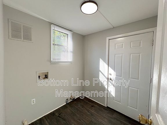 4th image of 1529 Newcastle St