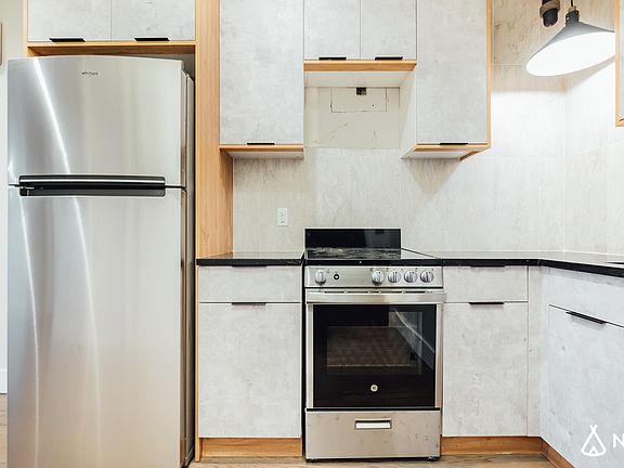 4th image of 1001 Rogers Ave #2R