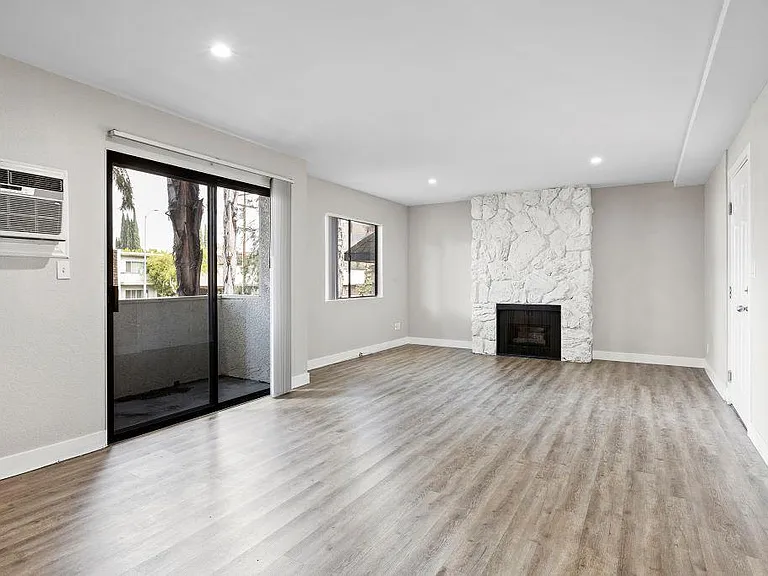 Brody Terrace Apartments — Photo 58
