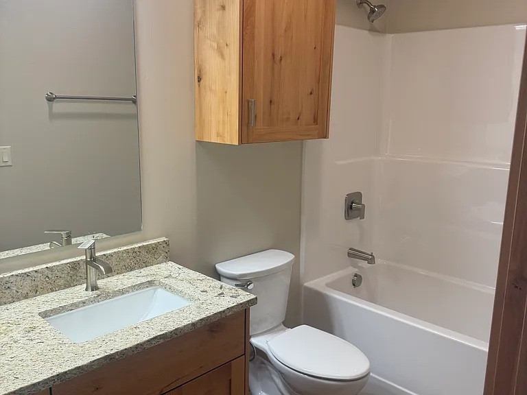 120 Legget Ave — Photo 12