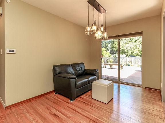 4th image of 4221 Juniper Dr W