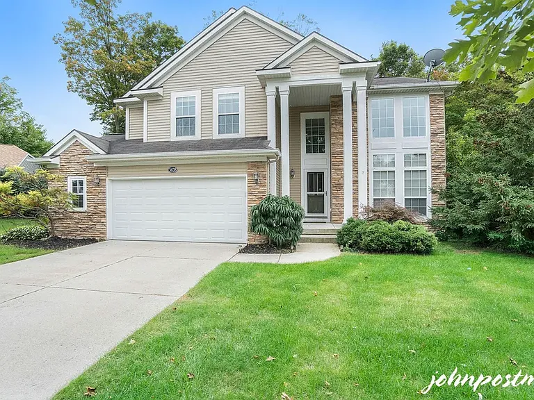 3628 Long Grove Dr SE — Photo 1