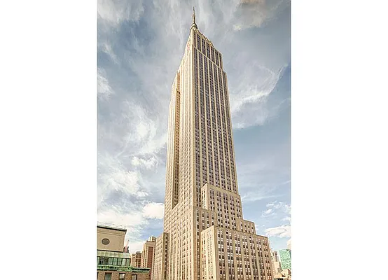 Sold by Warburg | media 8