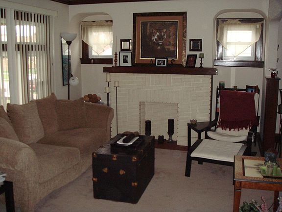 5th image of 3883 W 136th St