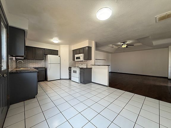 4th image of 212 W Greenwood St #212