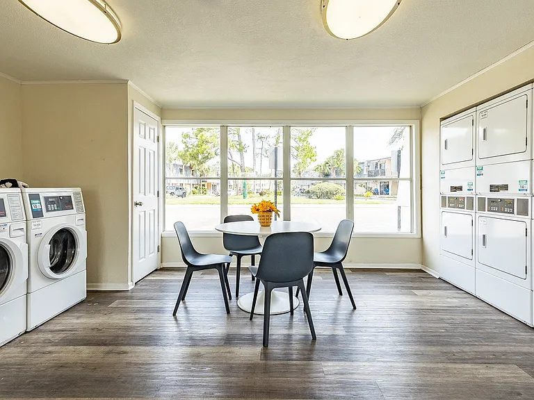 Waterview at Rocky Point Apartments — Photo 11