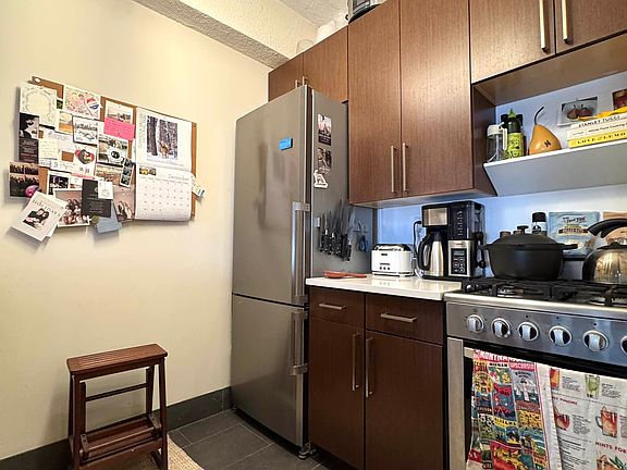 4th image of 30 Christopher St APT 4E