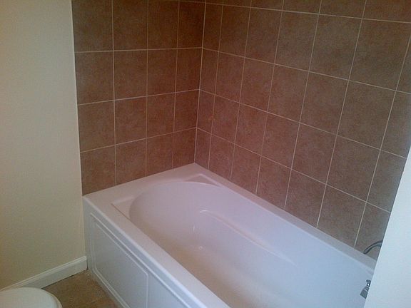 5th image of 137 Botsford St