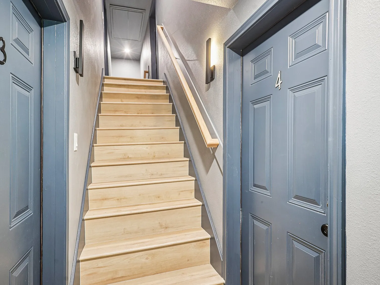 4410 Engleford St — Photo 2