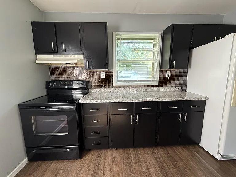 3221 Priscilla Ave — Photo 10