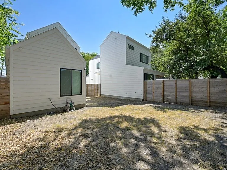 5212 Huisache St #2 — Photo 36
