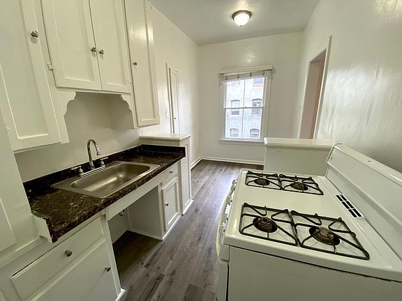 5th image of 359 S Alvarado St #302