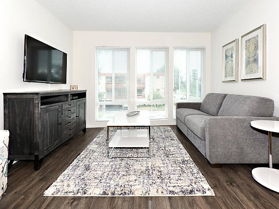 3rd image of 3600 Bagley Ave APT 204