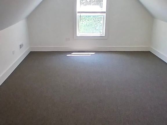 4th image of 2026 N Kedvale Ave #2