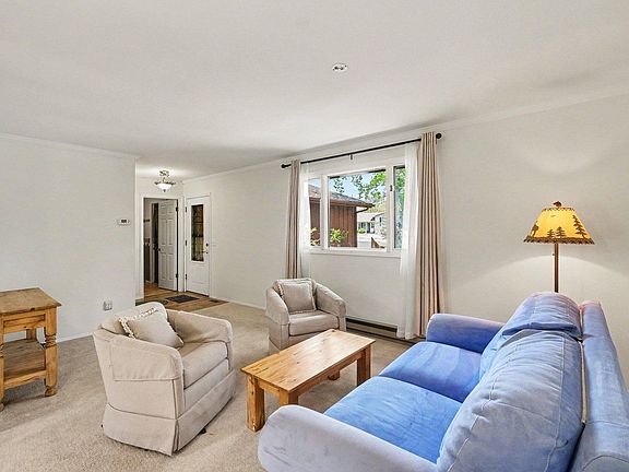 4th image of 900 Scott Ave