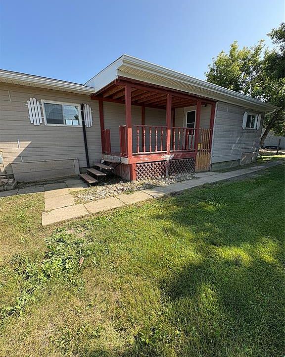 1st image of 148 Railway AVENUE
