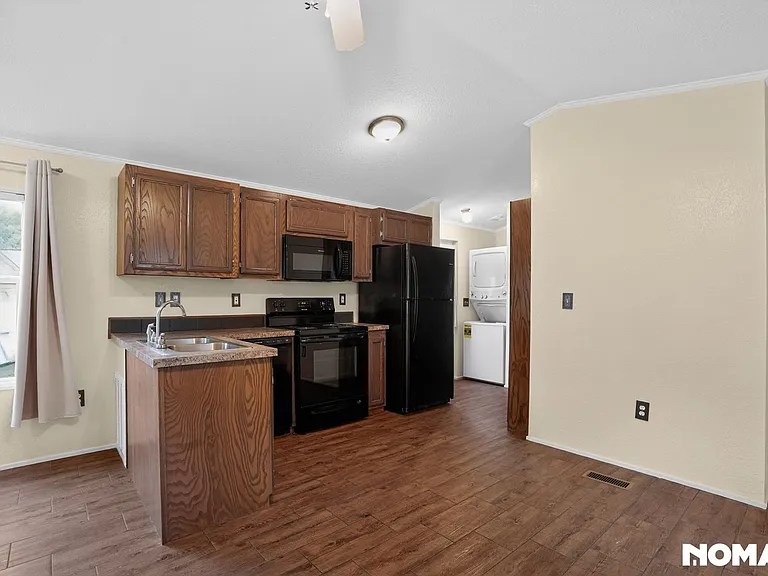 4206 Pine Ln — Photo 3