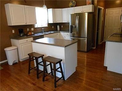 3rd image of 5674 Jeanmarie Dr